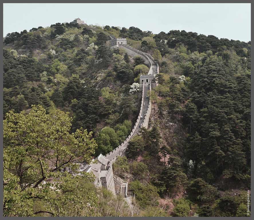 Великая Китайская стена. Вид на окрестности и Великую Китайскую стену